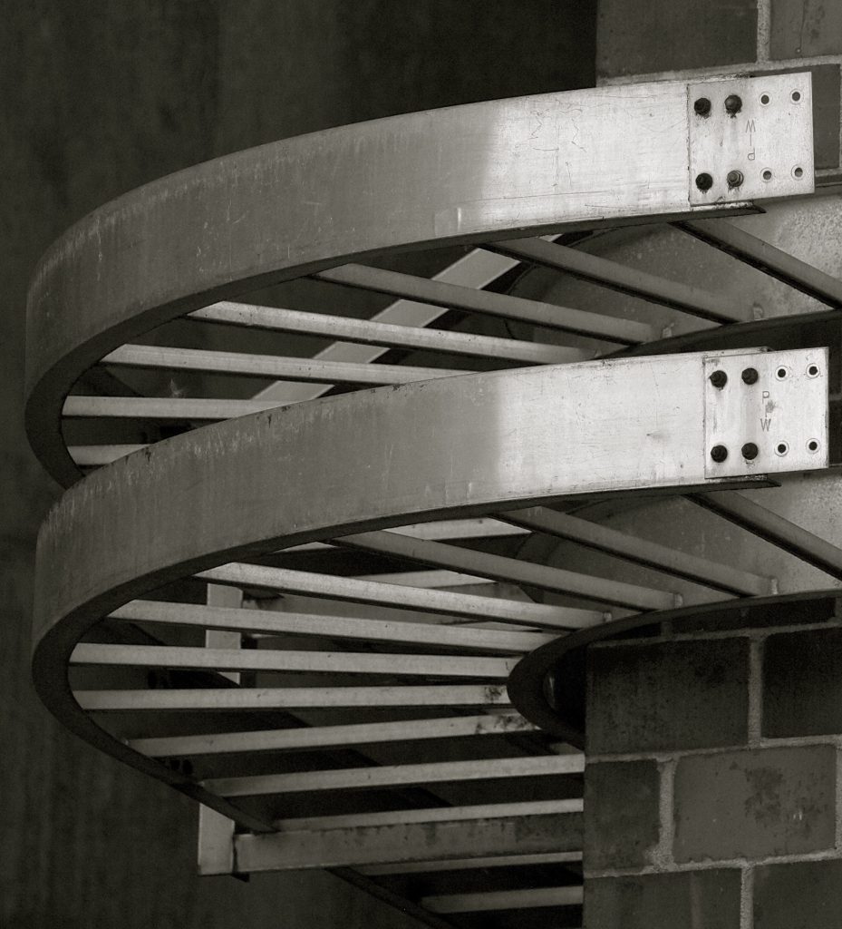 About Voltecx: A cable ladder system manufactured by Voltecx.
